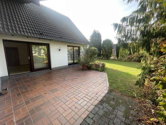 Blick auf die Terrasse & Garten (2)