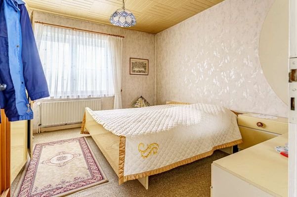 Schlafzimmer 01