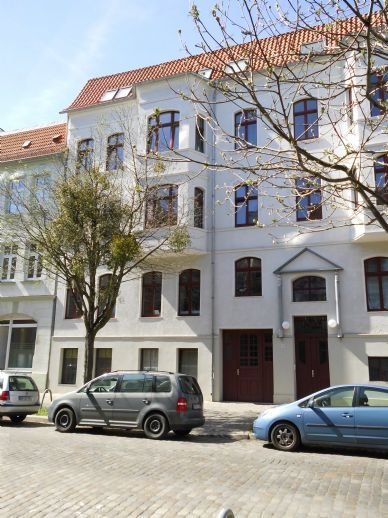 Frisch renovierte 3-Zimmer-Wohnung  mit TeileinbaukÃ¼che - in Uni-NÃ¤he