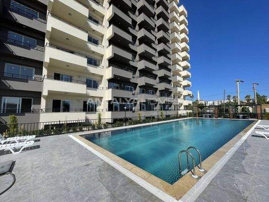 Affordable Flats in a Beachside Complex in Mersin Erdemli