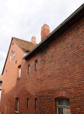 Seitenansicht Haus und Anbau