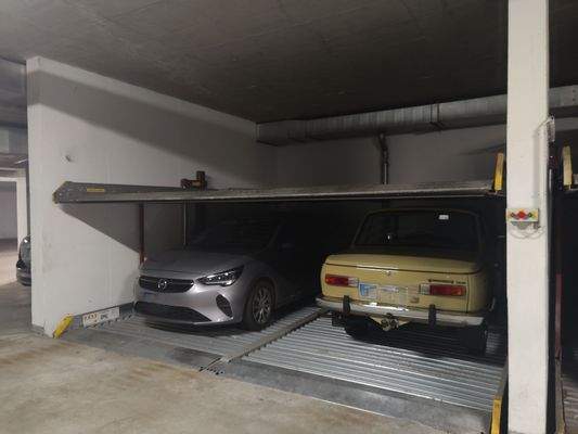 Tiefgarage - Doppelparker.jpg