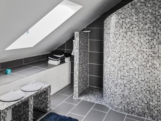 Dusche 1.OG