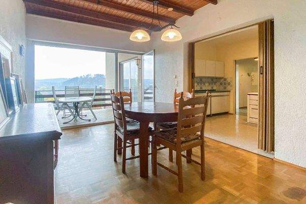 Esszimmer mit Loggia