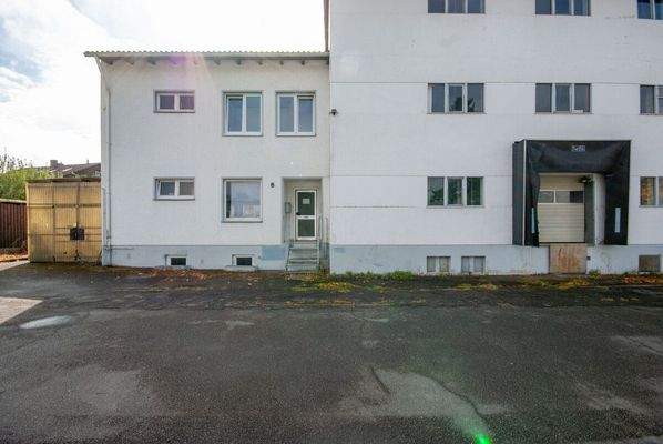 Eingang und Laderampe