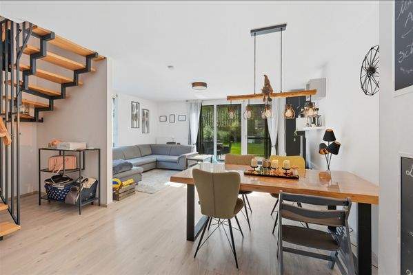 Wohnzimmer aus der Sicht von der Küche