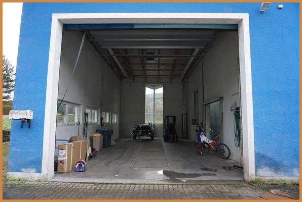 Ansicht Halle mit Werkstattgrube