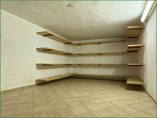 Unterkellerte Garage