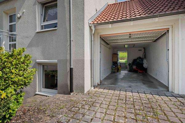 Garage | Ausgang in Garten