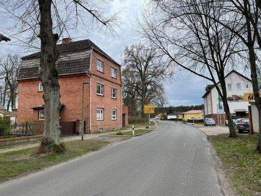 Blick auf das Dreifamilienhaus  