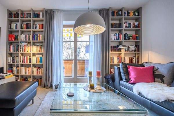 Wohlfühlambiente | (Lese-)Zimmer mit Zugang zum Ba