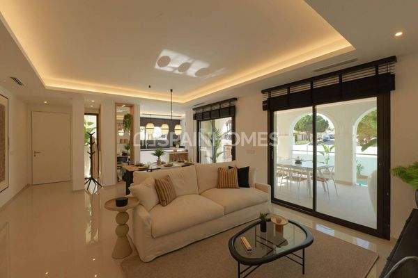 Villa with Pool and Solarium in Ciudad Quesada