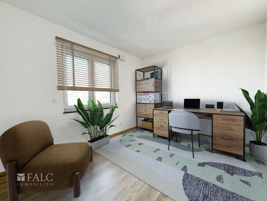 Arbeitszimmer virtuell gestaged