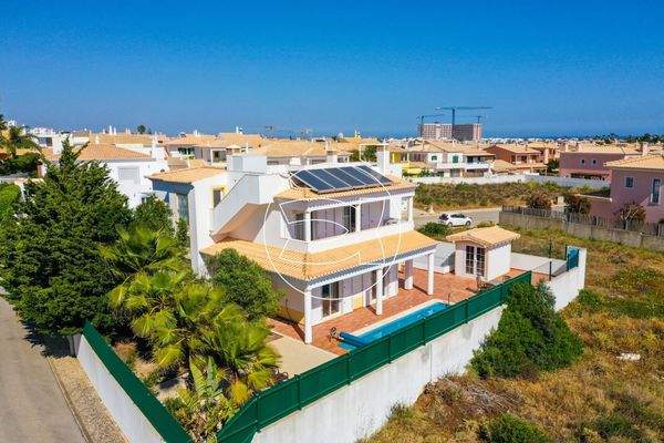 Bezauberndes Anwesen