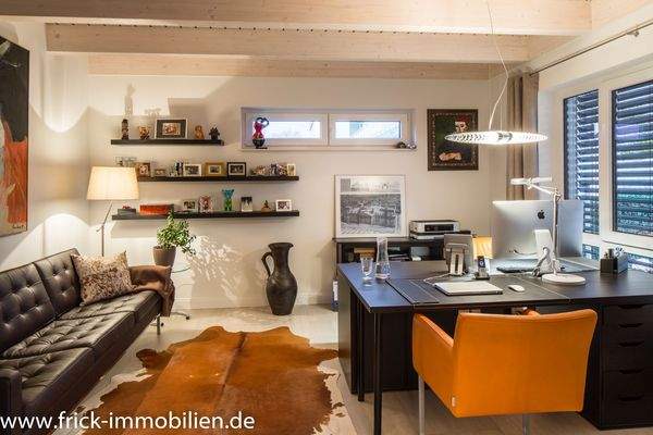 18-Arbeitszimmer EG.JPG