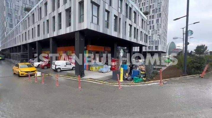 Investment Commercial Property in Luxe Complex in Istanbul, Bagcilar
