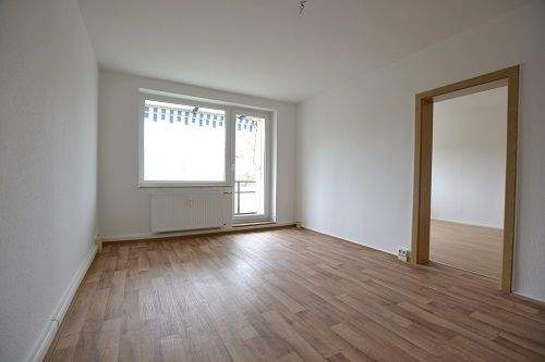 Musterbild Wohnzim. mit Balkon