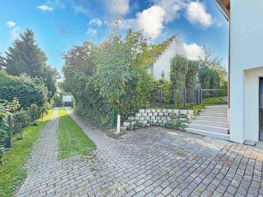 V019-2025_Hofeinfahrt