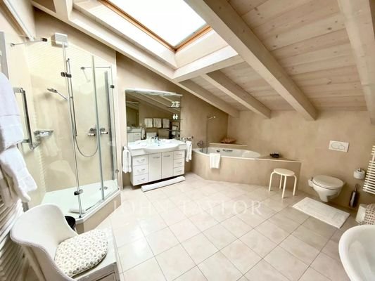 Salle de bains Carrelage Fenêtre de toit