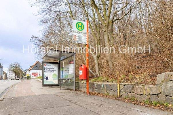 Bushaltestelle direkt vor der Tür