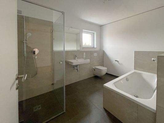 Modernes Badezimmer