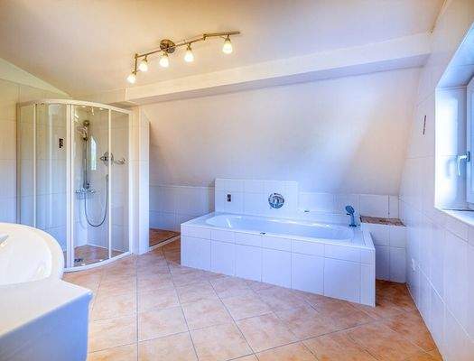 HP5-Einfamilienhaus-Seekirchen-Badezimmer