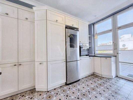 Einbauküche mit Balkon