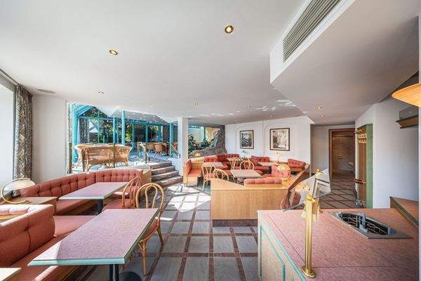 Unteres und Oberes Café.jpg