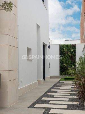 Spacious Semi Detached Homes with a Solarium in San Pedro