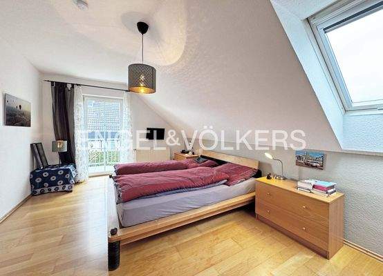 Zimmer im DG mit Balkonzugang