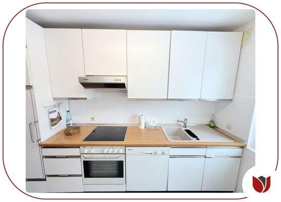 Küche mit Einbauküche