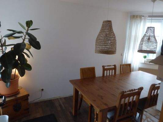 Allzweckraum: Kind, Essen, Büro....