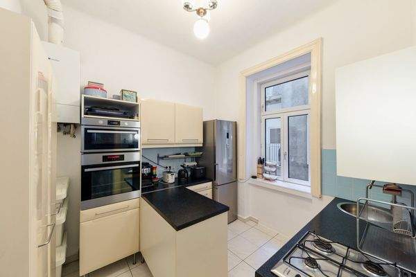 Küche ca. 8,55 m² mit Fenster