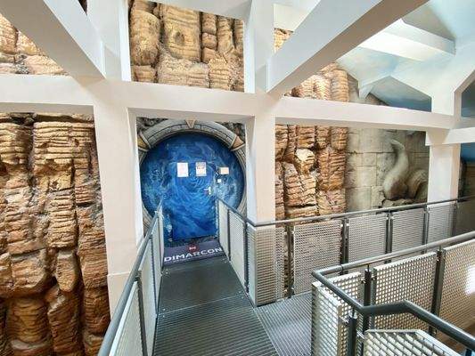 EINGANGSTÜR "STARGATE"