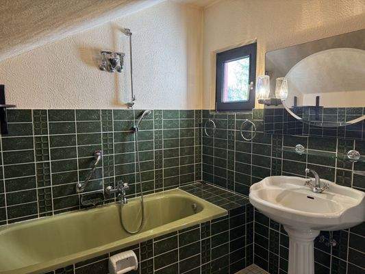 9028FS-13 Badezimmer DG