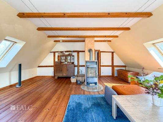 Wohnzimmer mit Kamin