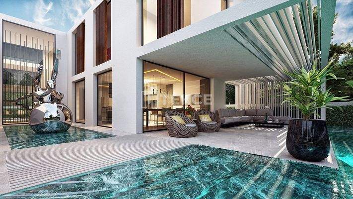 House with a Garden and a Pool Close to the Sea in İzmir Çeşme