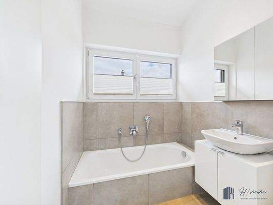 Badezimmer OG ( Kinder/-Gästebad)