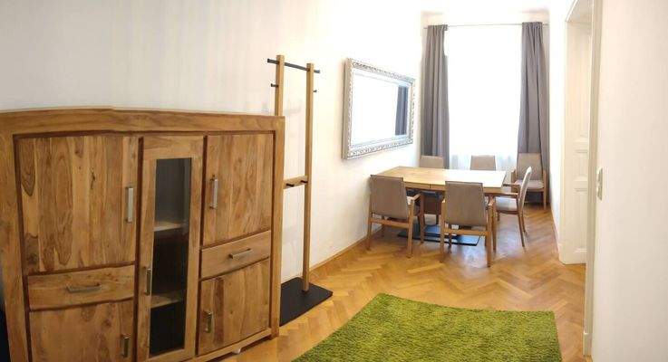 Esszimmer / Dining Room