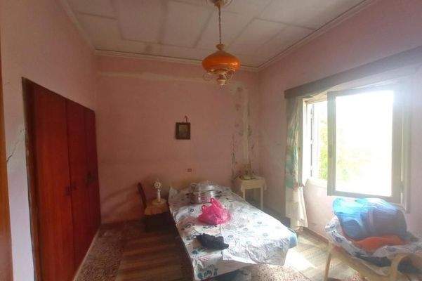 Kreta, Kastelli: Einfamilienhaus mit großem Garten in traditionellem Dorf zu verkaufen