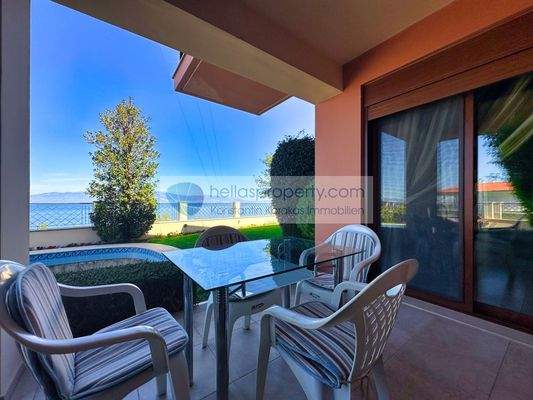 8200f0f6da1b4a5c8d3b06c4aa9e69d4-original