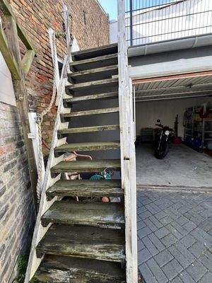 Aufstieg über der Garage