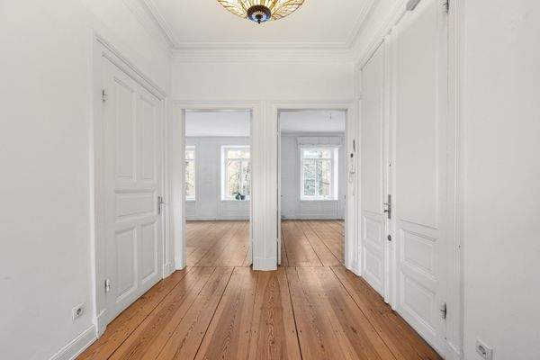 Diele / Wohn- / Esszimmer / Vollbad