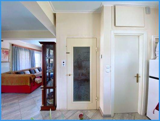 379fcc5caa53438bbffece9d32e7ef59-original