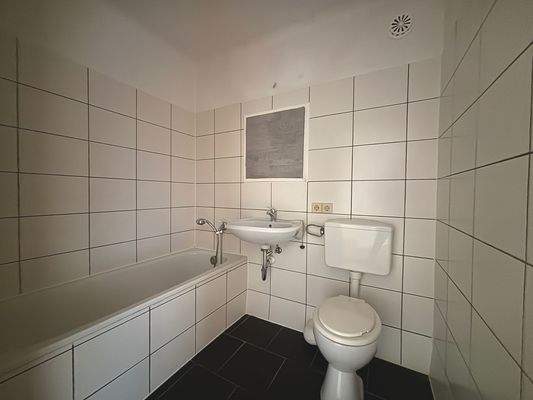 Badezimmer mit Wanne