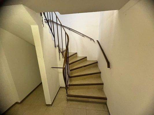 Treppenanlage zum Untergeschoss 