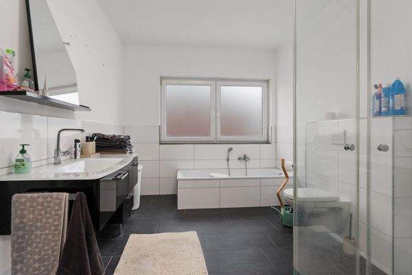 Obergeschosswohnung: Badezimmer 11,74m²