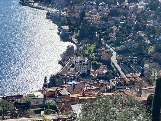 Blick vom Eingang der Villa