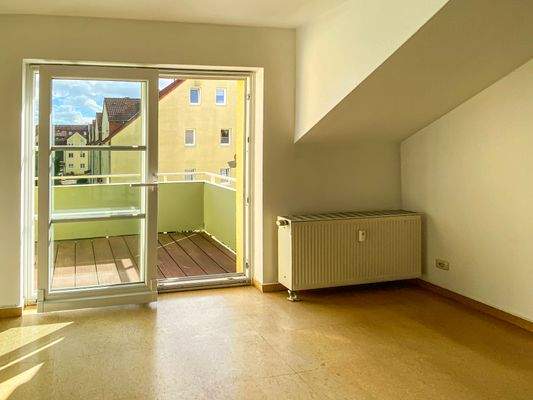 Wohnküche mit Balkonzugang