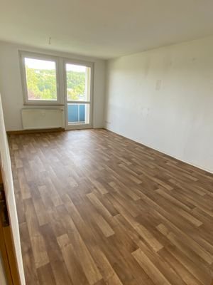 Steinbüschelstr. 27_1.OG re_Wohnzimmer.jpg